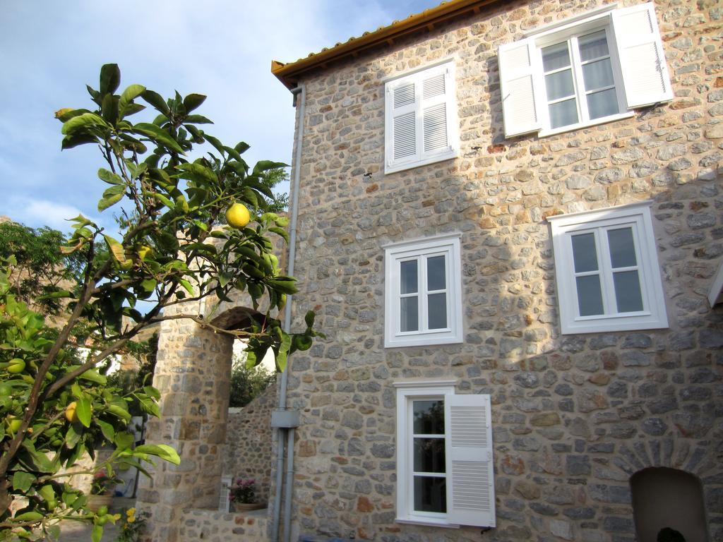 Kiki'S Houses Vlichos Hydra  Exterior photo